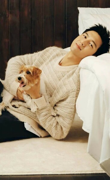 MsLatté’s Daebak Cybercafé (Kdrama addicts #47: Lee Min-Ho’s a no-show, Kim Soo-Hyun cried himself into a dry husk and a sweet mobster sausage supremo is currently charming the noonas. We continue our ongoing mission to spread Kdrama joy. 😘