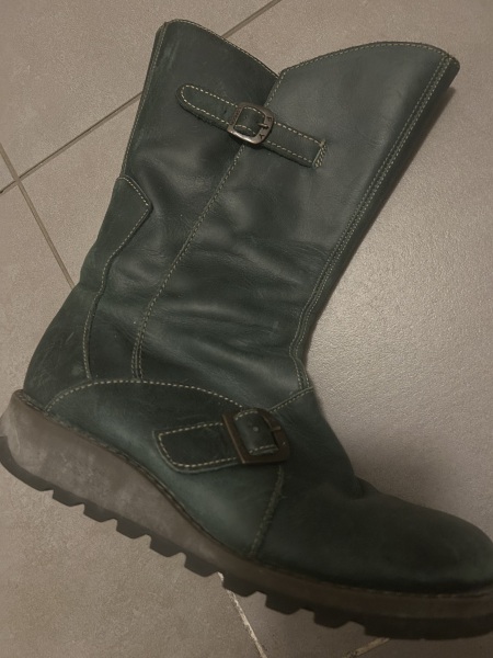 Fly boots/footwear