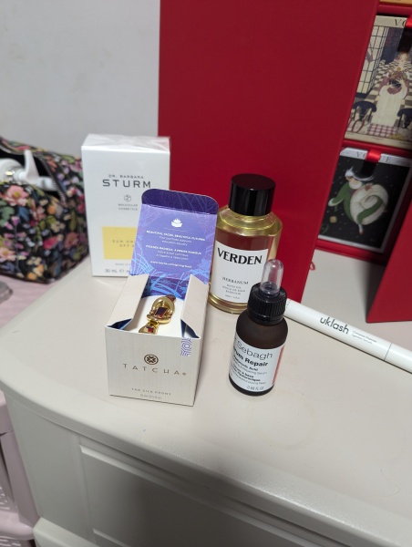 General “Waifs and Strays” Beauty Advent Calendar opening thread 2024