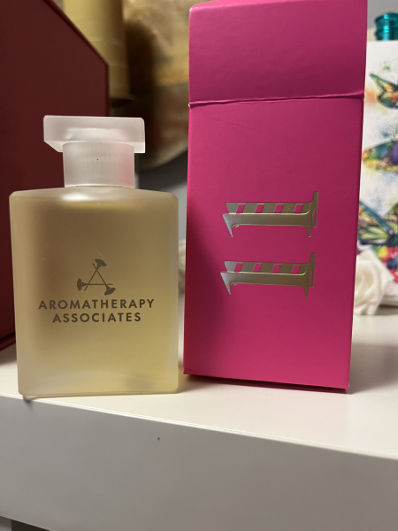 General “Waifs and Strays” Beauty Advent Calendar opening thread 2024