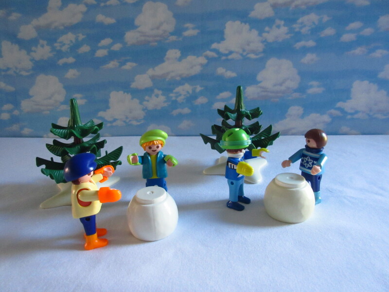 It's advent for the Playmobil people in our house...