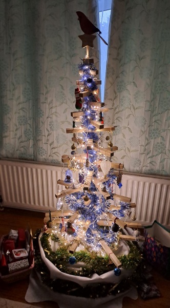 Thread 16 - TalkLair: "Well, I'm not exactly quaking in my stylish-yet-affordable boots, but there's definitely something unnatural going on here."