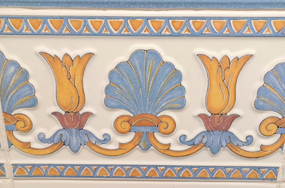 Small 1930 bathroom 'accent wall' ...help!