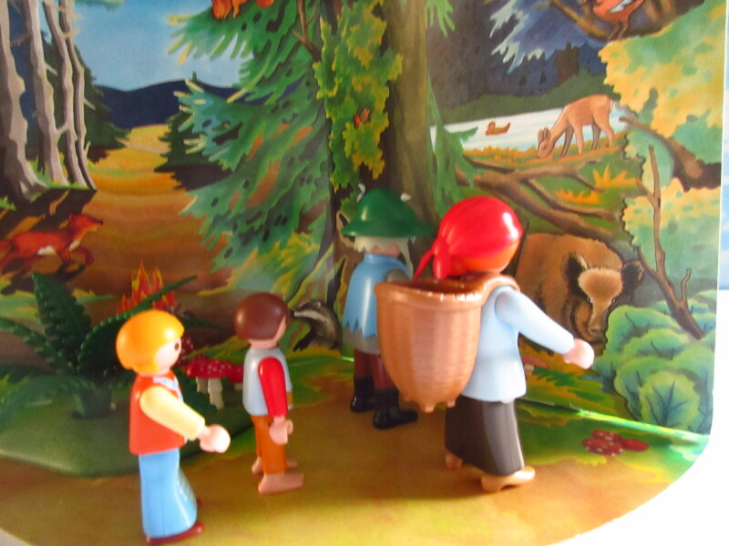 It's advent for the Playmobil people in our house...