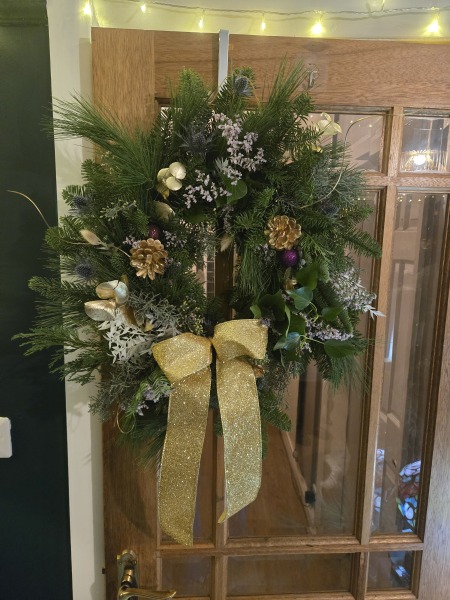 Making Xmas wreath