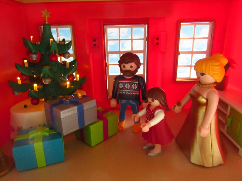 It's advent for the Playmobil people in our house...