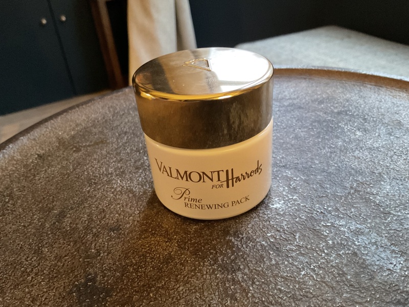 General “Waifs and Strays” Beauty Advent Calendar opening thread 2024