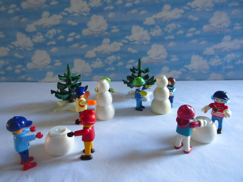 It's advent for the Playmobil people in our house...