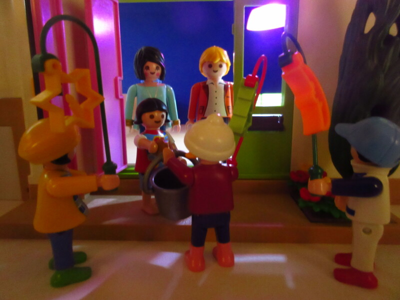 It's advent for the Playmobil people in our house...