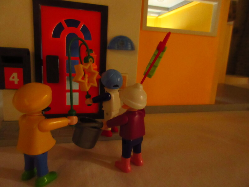 It's advent for the Playmobil people in our house...