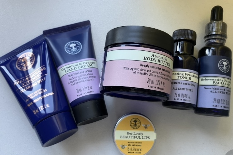 General “Waifs and Strays” Beauty Advent Calendar opening thread 2024