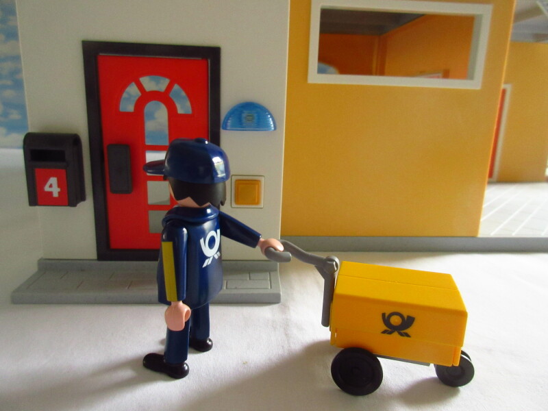 It's advent for the Playmobil people in our house...