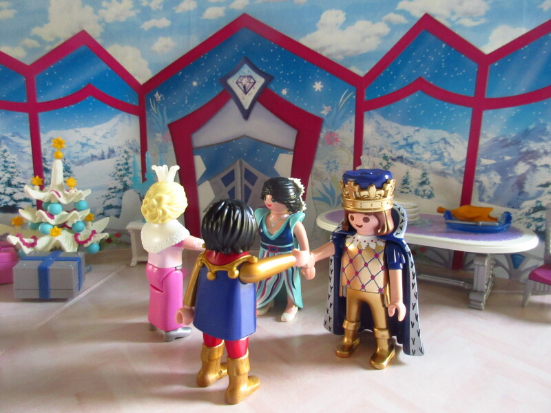 It's advent for the Playmobil people in our house...
