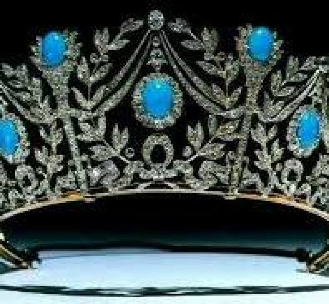 Royal Style: Welcome to the Court of the Dragon Queen!