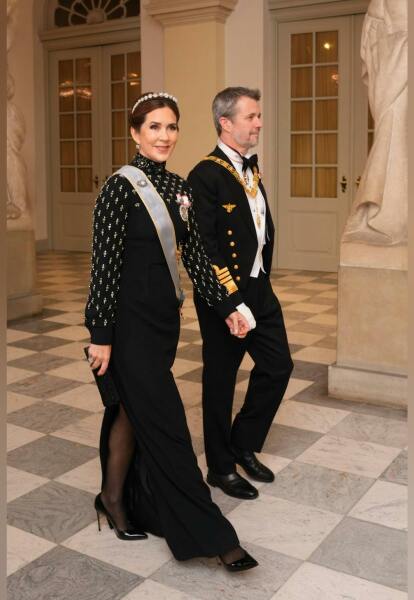 Royal Style: Welcome to the Court of the Dragon Queen!