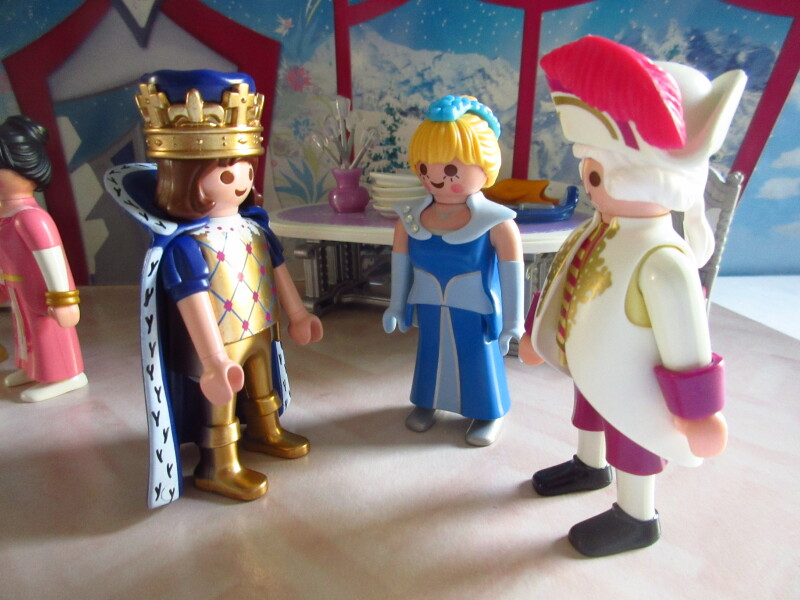 It's advent for the Playmobil people in our house...