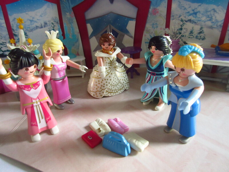It's advent for the Playmobil people in our house...