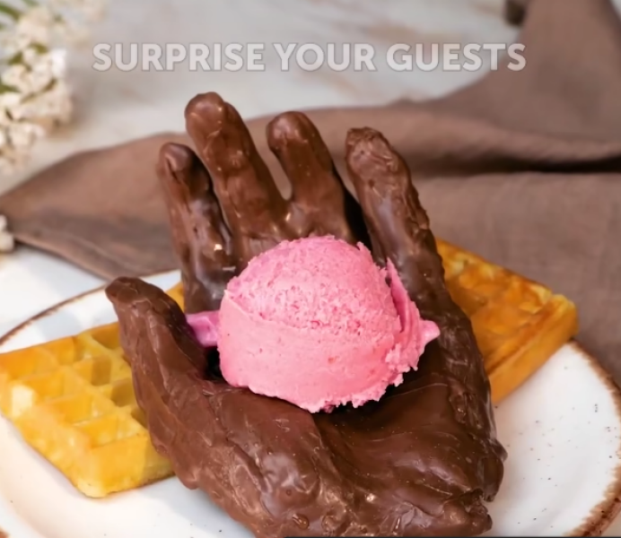 Bluestocking: the one where Boiled gets to the bar first!