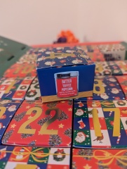 General “Waifs and Strays” Beauty Advent Calendar opening thread 2024