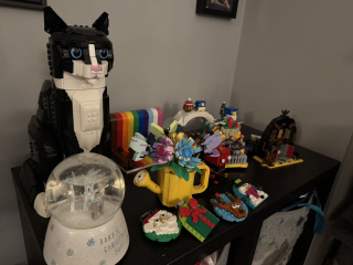 Tinsel, Glitter and Baubles - the Excellent Cats prepare to knock Everything off your Christmas Tree