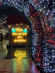 Come and tell us your dull and unexciting news 32: Calmly through the day