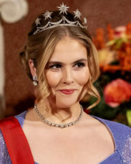 Royal Style: Welcome to the Court of the Dragon Queen!