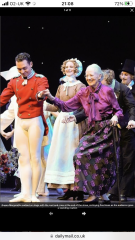 Royal Style: Welcome to the Court of the Dragon Queen!