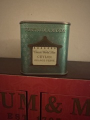 General “Waifs and Strays” Beauty Advent Calendar opening thread 2024