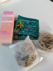 General “Waifs and Strays” Beauty Advent Calendar opening thread 2024