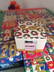 General “Waifs and Strays” Beauty Advent Calendar opening thread 2024