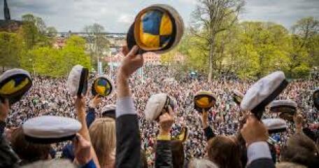 Royal Style: Welcome to the Court of the Dragon Queen!