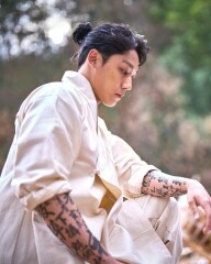 MsLatté’s Daebak Cybercafé (Kdrama addicts #48: Time for all the seasonal goodies, advent surprises and the weighing of the year’s dramas for the vote-off. Lazy holding title because I dropped the ball 😄