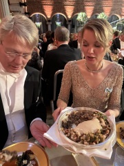 Royal Style: Welcome to the Court of the Dragon Queen!