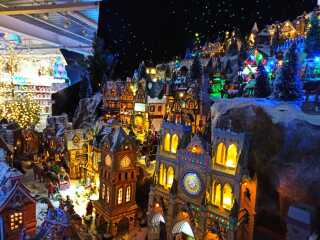 Did the UK ever succumb to the 90s US craze for Christmas villages?