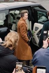 Royal Style: Welcome to the Court of the Dragon Queen!