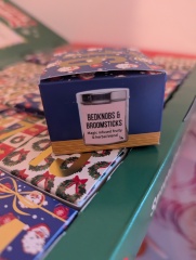 General “Waifs and Strays” Beauty Advent Calendar opening thread 2024