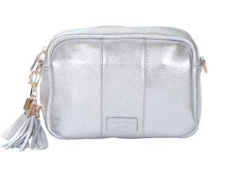 Do you like this metallic leather bag? If so which one is more for daily use?