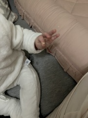 Baby fingers unusual movement