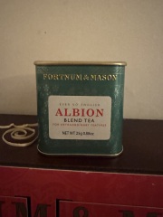 General “Waifs and Strays” Beauty Advent Calendar opening thread 2024