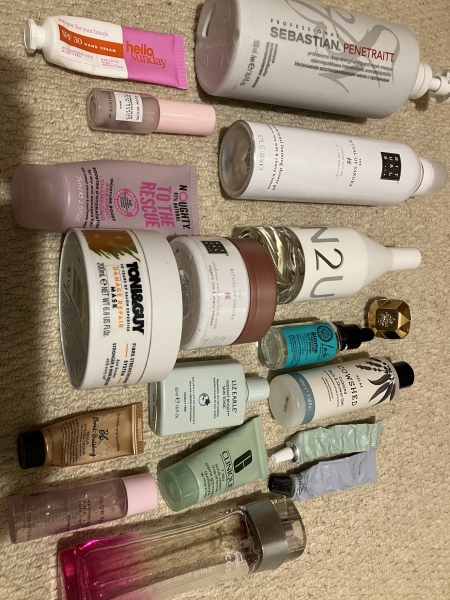 Tempted by beauty treats? Addicted to buying beauty products? Is your collection bursting with favourites? Join fellow beauty lovers in this supportive group!