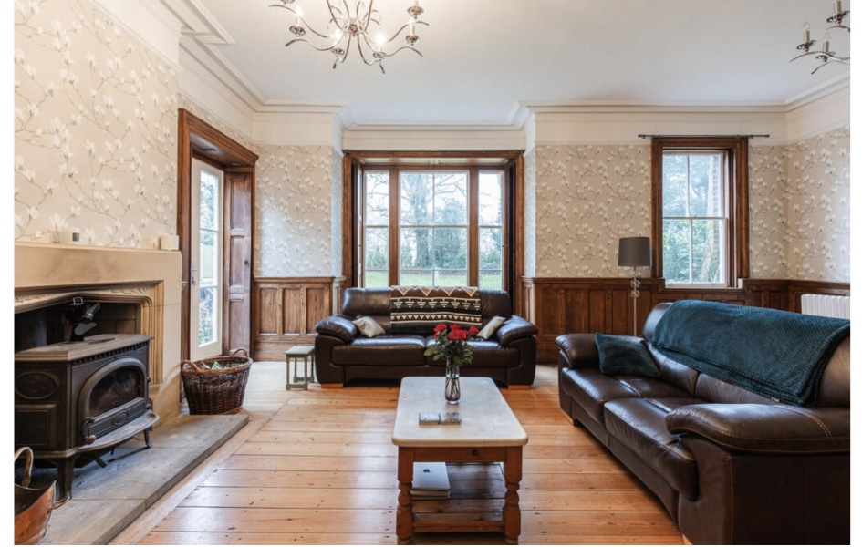 How do I make this room more welcoming for EA photos