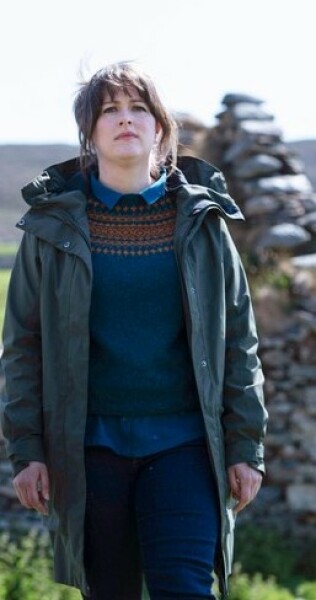 Ashley Jensen's coat in Shetland