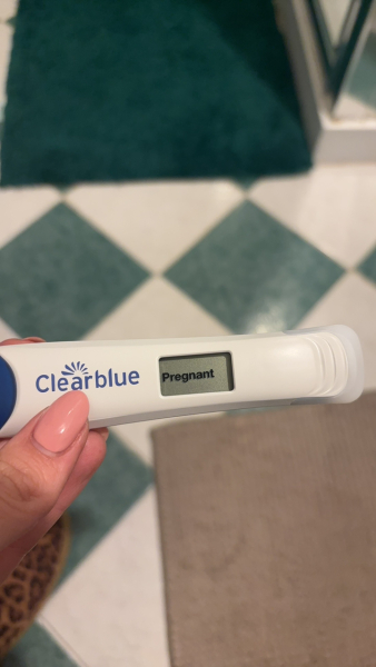 Is this a positive pregnancy test 10dpo