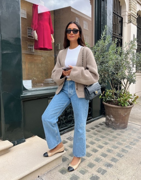 Wide/ straight blue jeans