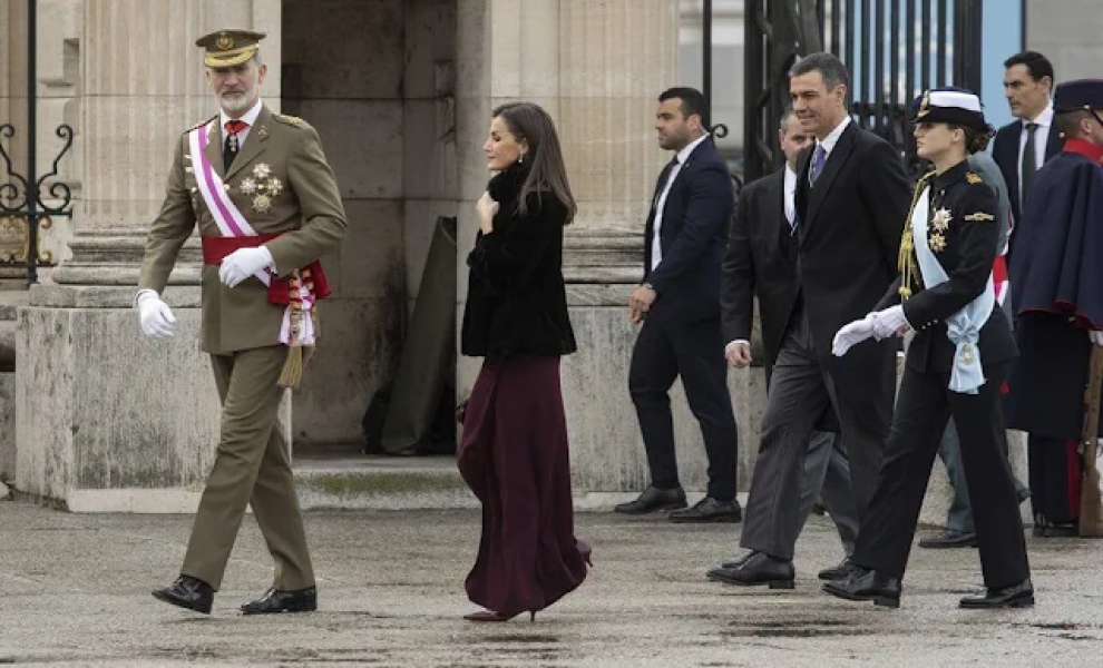 Royal Style: Take the Tiaras out of The Vault! Sparkles aren't just for Christmas!