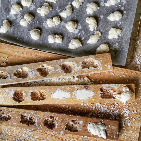 Thread 16 - TalkLair: "Well, I'm not exactly quaking in my stylish-yet-affordable boots, but there's definitely something unnatural going on here."