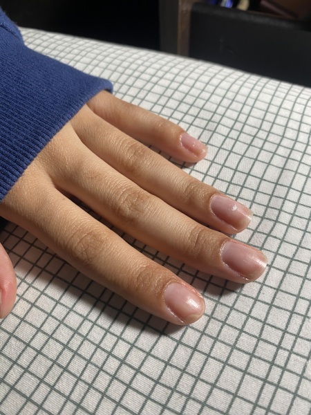 Nail lifting from bed after mani!!