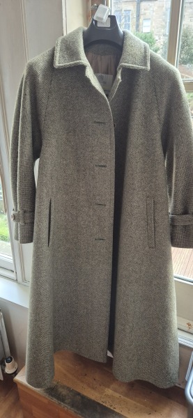 Les Parisiennes des Mamansnet: It's French charm, you know, beheaded people, red wine and blood all over the place - it's romantic, it's normal.