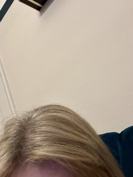 Matching hair dye to highlight colour