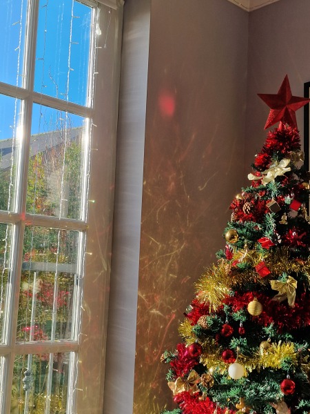 Come and tell us your dull and unexciting news 32: Calmly through the day